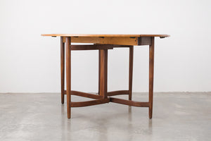 MC Oval Dining Table