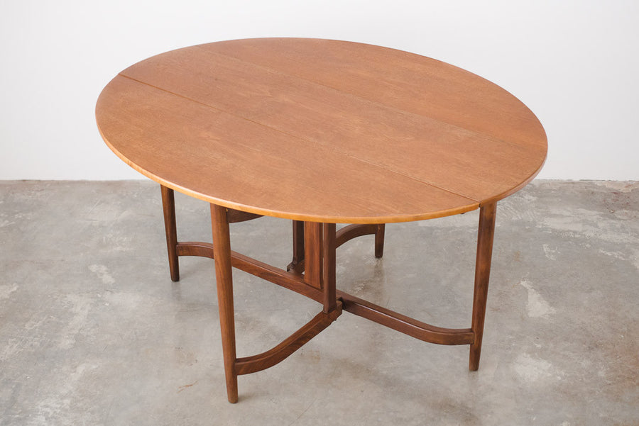 MC Oval Dining Table