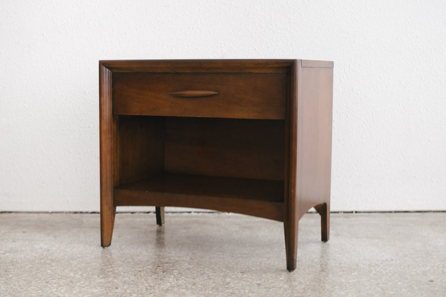 MC Broyhill Nightstands