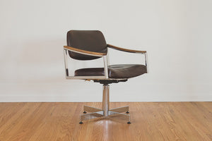 HS Collection Leather Chair